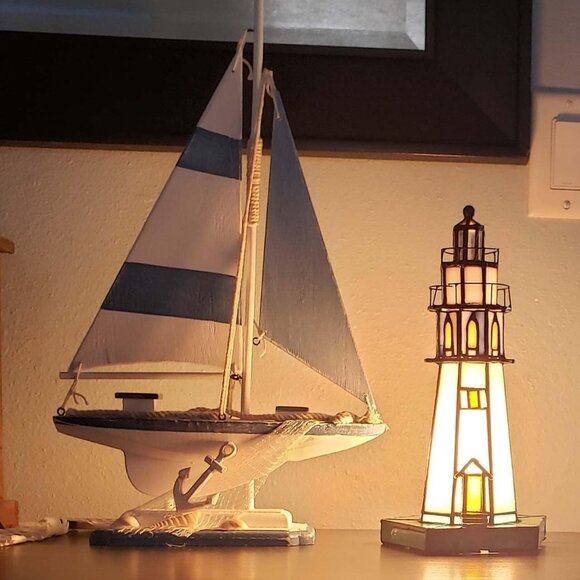 Lighthouse 10 inch Tiffany Style Handcrafted Stained Glass Accent Table Lamp - Picture 3 of 5